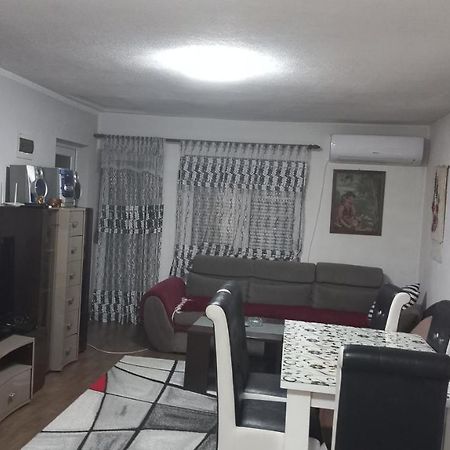Apartmani ,,Bato,, Сеница Экстерьер фото