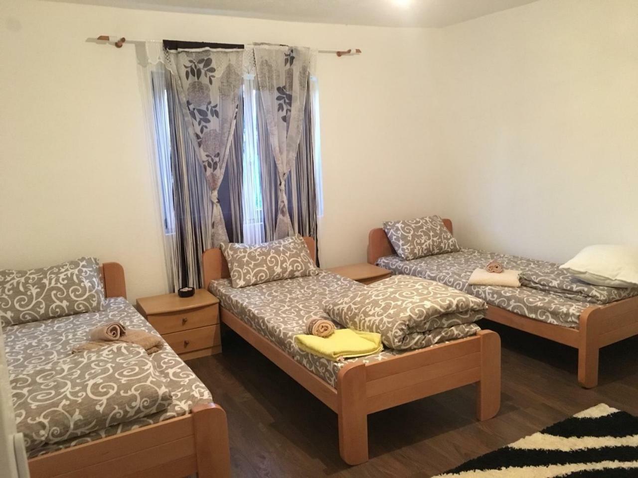 Apartmani ,,Bato,, Сеница Экстерьер фото
